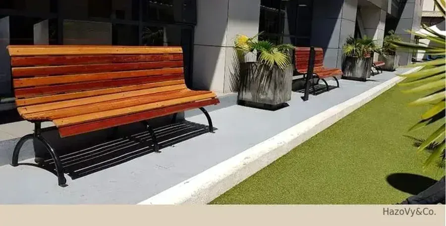 Table d'extérieur en bois & métal, sur mesure — HazoVy&Co Antananarivo