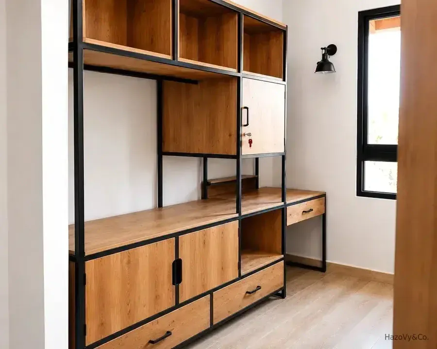 Bureau en bois & métal, sur mesure — HazoVy&Co Antananarivo