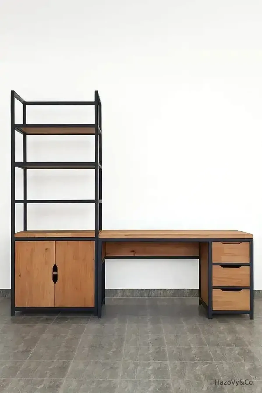 Bureau en bois & métal, sur mesure — HazoVy&Co Antananarivo