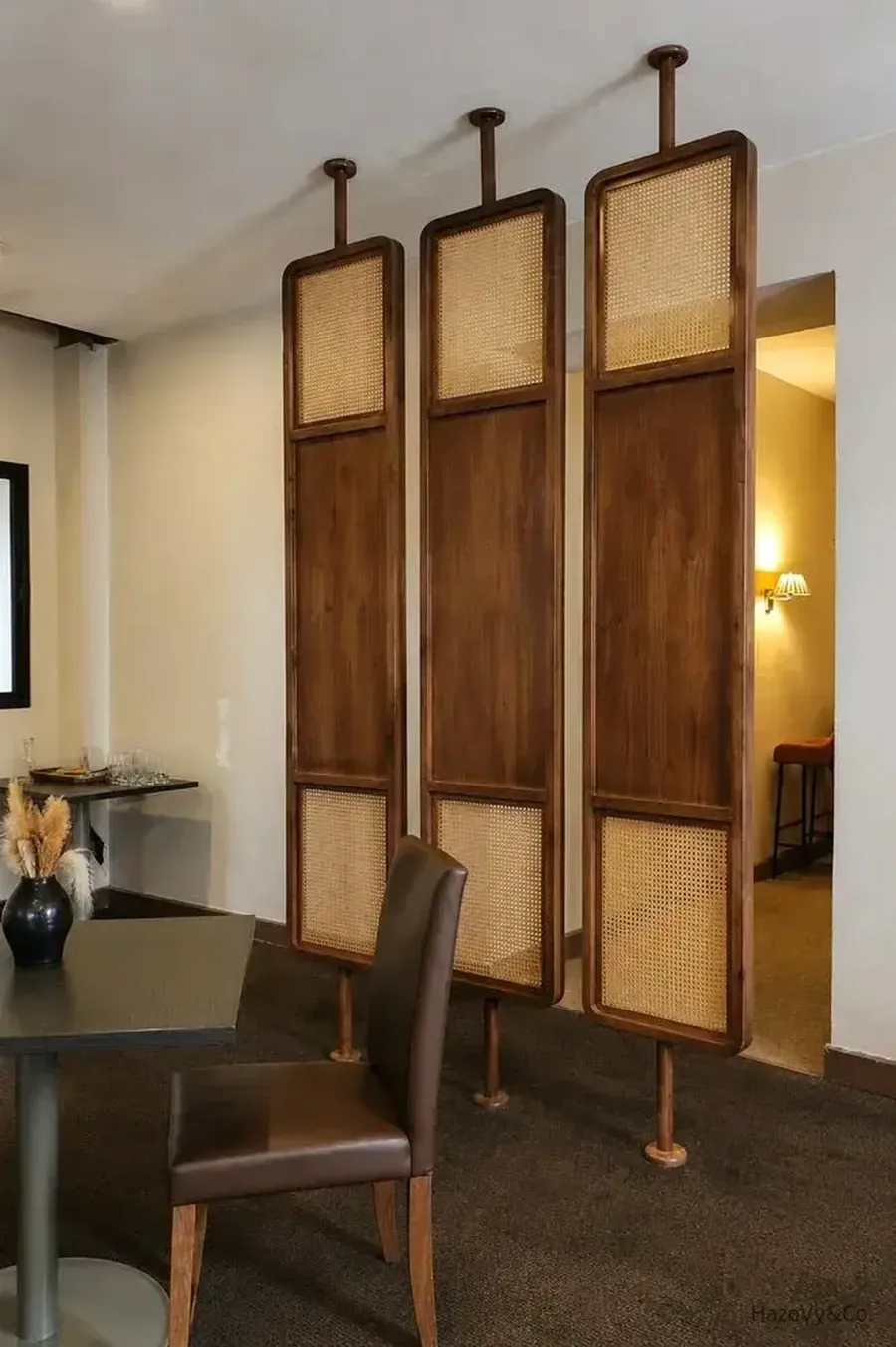 Agencement sur mesure en bois pin massif — HazoVy&Co Antananarivo