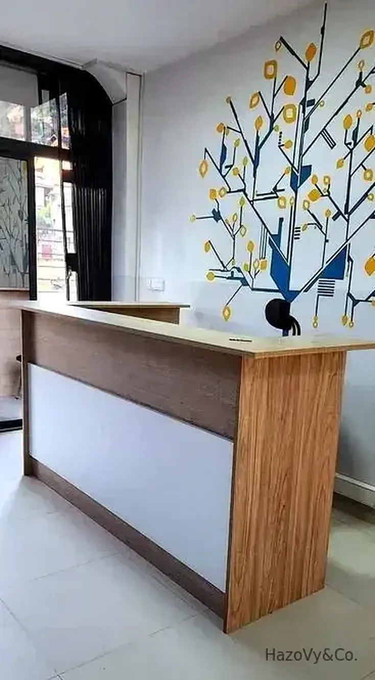 Comptoir d'accueil professionnel en bois & mélaminé, sur mesure — HazoVy&Co Antananarivo