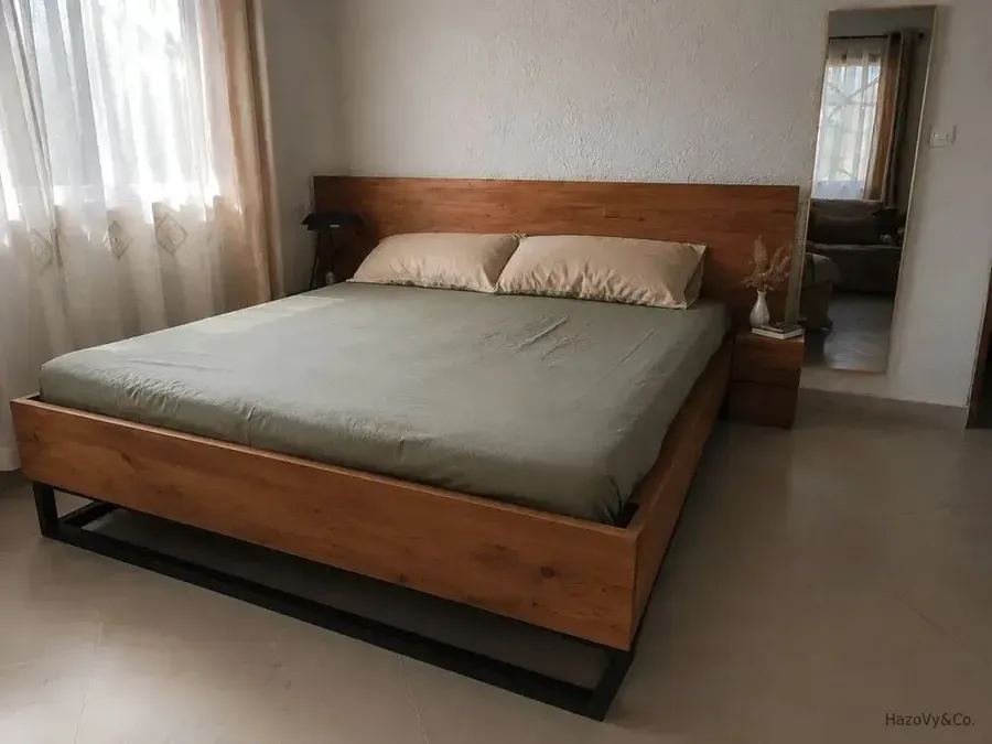 Lit en bois massif, sur mesure — HazoVy&Co Antananarivo