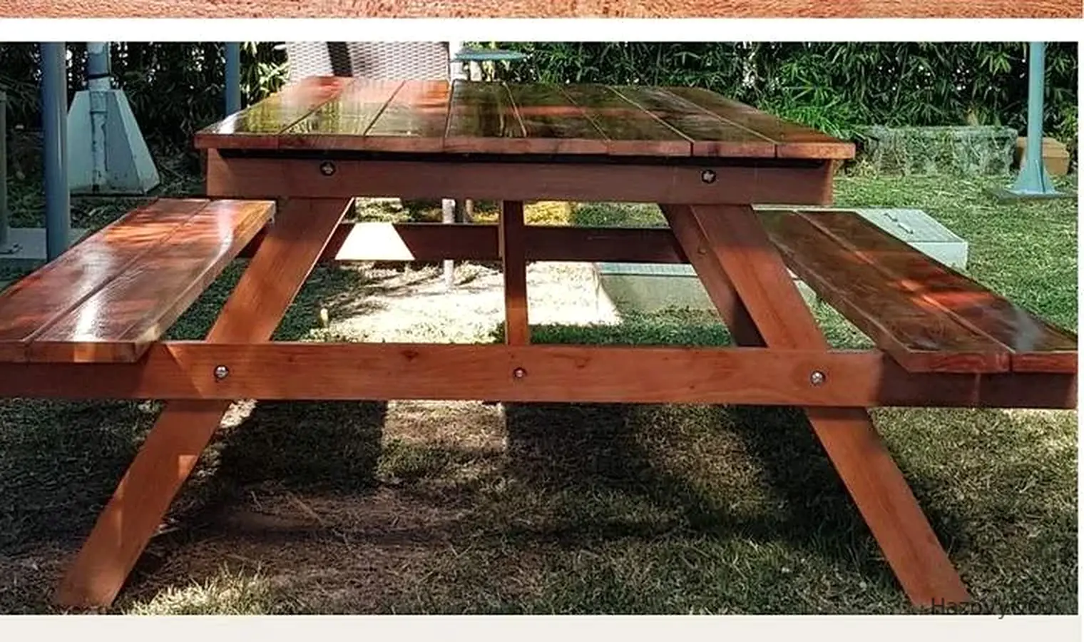 Table d'extérieur en bois traité, sur mesure — HazoVy&Co Antananarivo