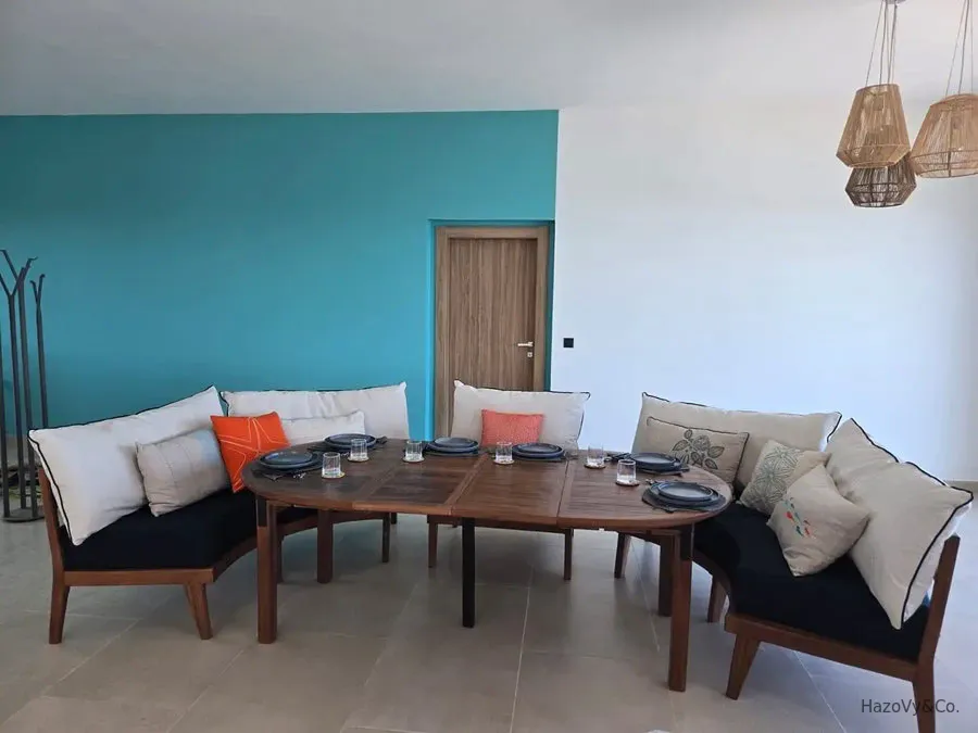 Table à manger en palissandre massif, sur mesure — HazoVy&Co Antananarivo